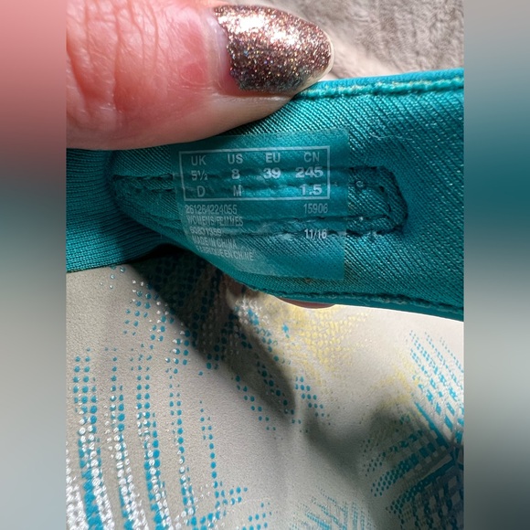 Clarks women’s teal sandals - Picture 3 of 5